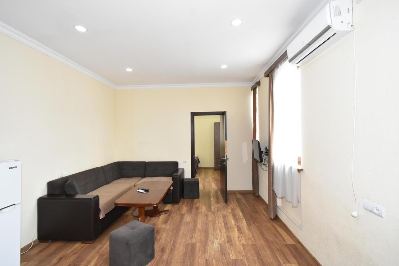 Modern Apartments And Tours Yerevan Luaran gambar
